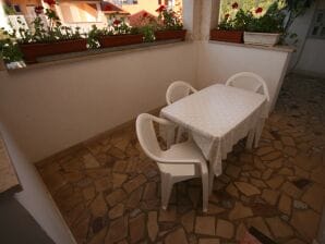 One bedroom apartment with terrace Pula (A-6987-b) - Pula - image1