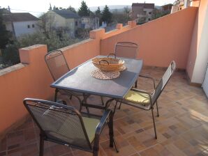 Apartment Two bedroom apartment with terrace and sea view Maslenica, Novigrad (A-6573-d)