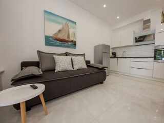 Apartment Okrug Gornji Features 12
