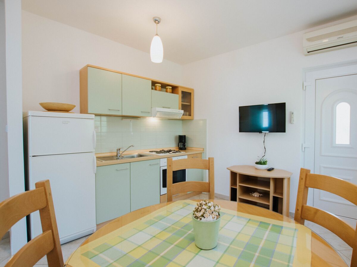 Apartment Arbanija Ausstattung 6