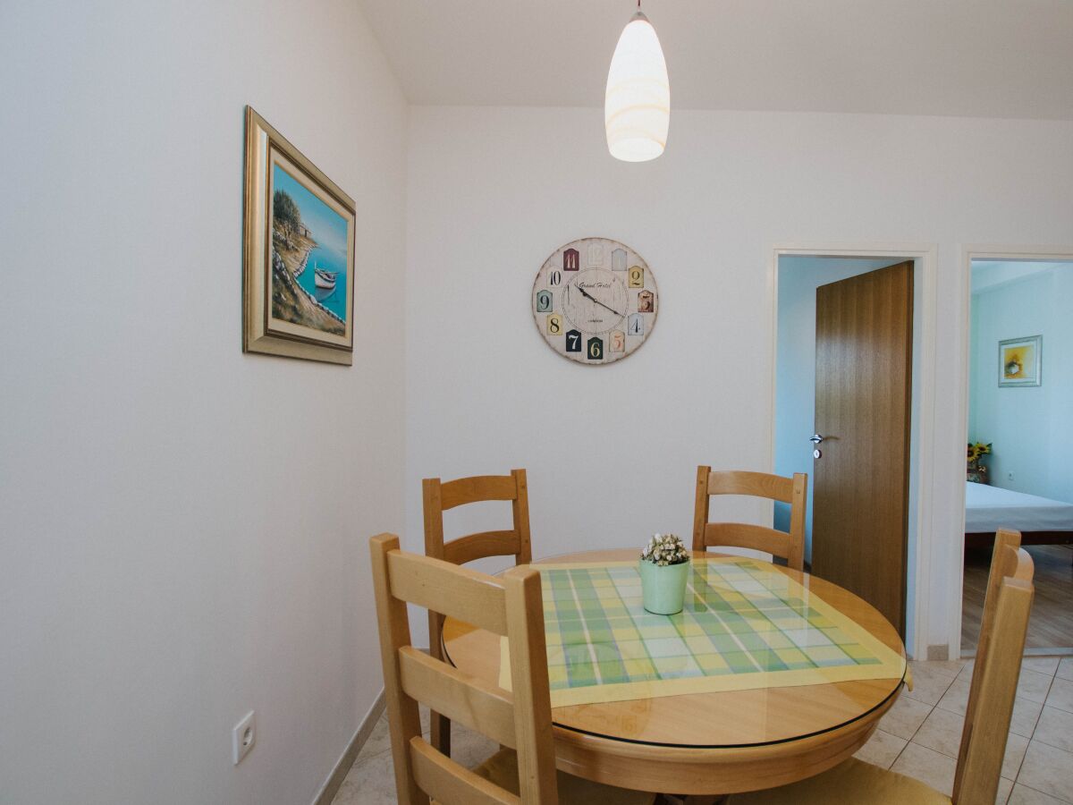 Apartment Arbanija Ausstattung 7