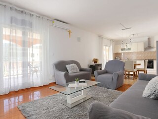 Apartment Grebastica Features 14