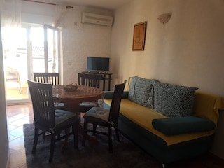 Apartment Okrug Donji Features 2