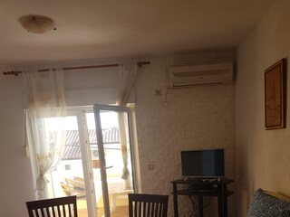 Apartment Okrug Donji Features 3