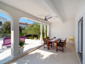 Two bedroom apartment with terrace Mandre, Pag (A-13015-a) - Mandre - image1