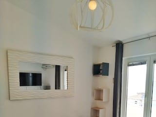 Apartment Jesenice bei Dugi Rat Features 9