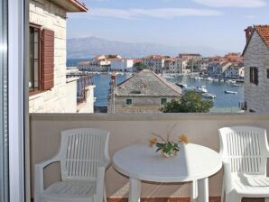 One bedroom apartment near beach Postira, Brač (A-14902-b) - Postira - image1