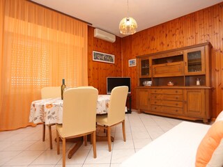 Apartment Jesenice bei Dugi Rat Features 3