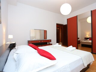 Apartment Jesenice bei Dugi Rat Features 11