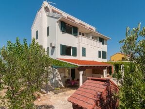 Two bedroom apartment with terrace Supetar, Brač (A-16923-a) - Supetar - image1
