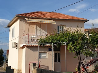 Apartment Sutomišćica Ausstattung 3