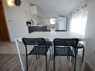 Apartment Povljana Ausstattung 1