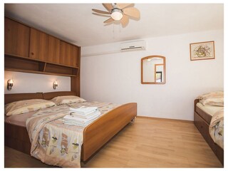 Apartment Lopar Features 5