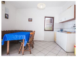 Apartment Lopar Features 2