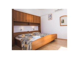 Apartment Lopar Features 7