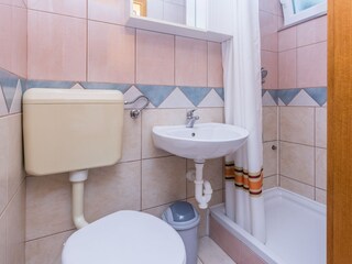 Apartment Povljana Ausstattung 9