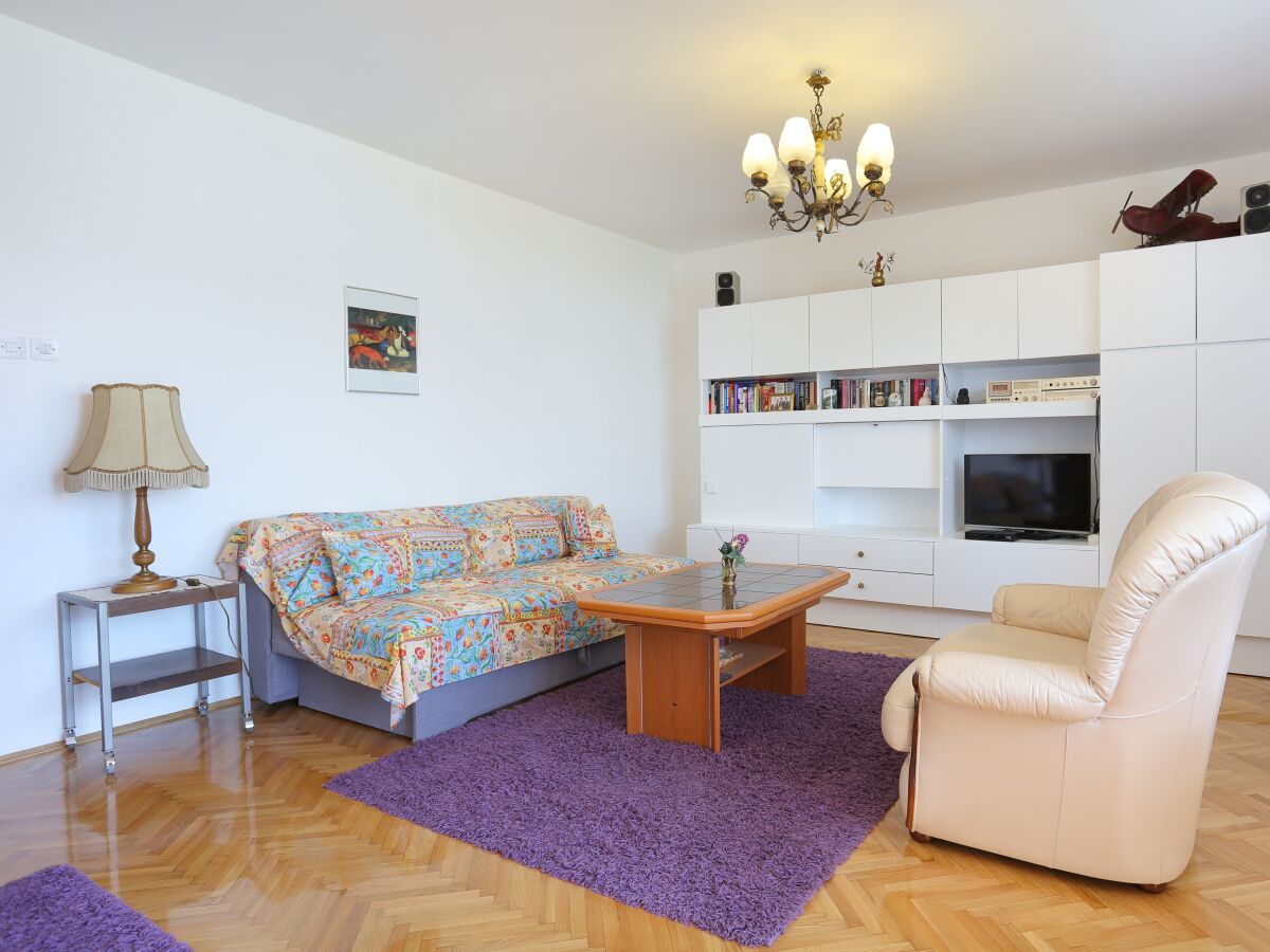 Apartment Arbanija Ausstattung 1