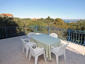 Two bedroom apartment with terrace and sea view Tkon, Pašman (A-9713-a) - Tkon - image1