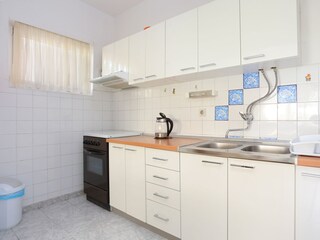 Apartment Dugi Rat Features 5