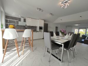 Three bedroom apartment with terrace Rijeka (A-18146-b) - Kastav - image1