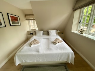 Schlafzimmer mit Doppelbett 1,80 x 2,00 m ...