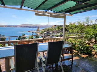 Studio Apartment mit Terrasse