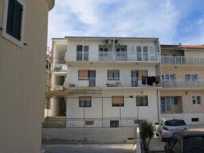 Apartment Studio flat near beach Orij, Omiš (AS-2810-b) - Dugi Rat - image1