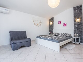Apartment Povljana Ausstattung 1