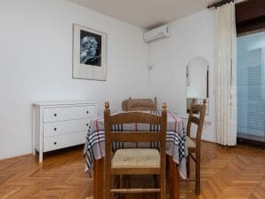 Apartment Studio flat with balcony and sea view Nemira, Omiš (AS-2828-a) - Nemira - image1