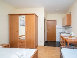 Apartment Studio flat near beach Ražanac, Zadar (AS-5766-b) - Razanac - image1