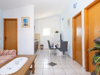 Apartment Povljana Ausstattung 6