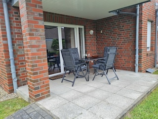 Terrasse mit Rollstuhlrampe