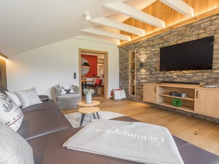 Wohnzimmer mit Blick zum Essbereich