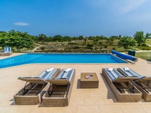 Villa Arkaïm avec piscine privée