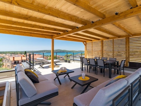 Apartamento Ático Sax con vistas al mar