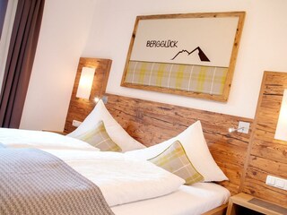 Canon Canon EOS 5D Mark II -1920x1280-353392184