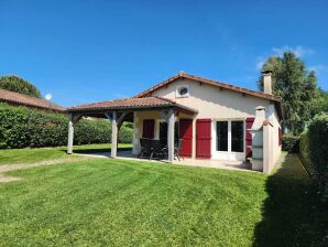 Ferienhaus Charmante Villa mit Garten - Les Forges - image1