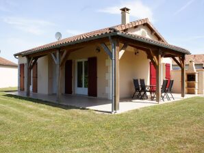 Ferienhaus Geräumige Villa mit Garten und Pool - Les Forges - image1