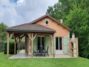 Holiday house Spacious villa with garden and pool - Les Forges - image1