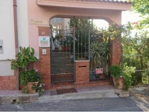 Appartement met terras aan de Straat van Messina - Ganzirri - image1