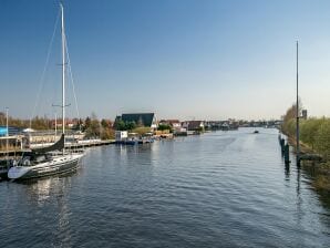 Ferienhaus Haus mit großem Garten im Wassersportgebiet - Grou - image1