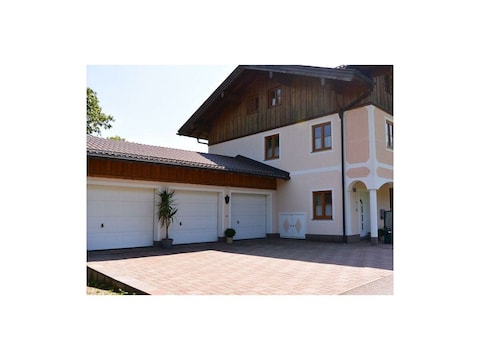 Apartment Ferienwohnung Weiß