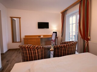 Beispielfoto Zimmer mit Balkon