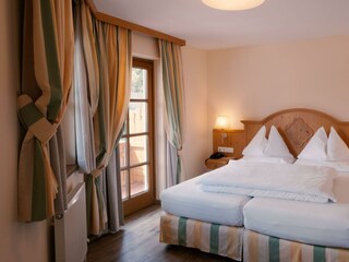 Beispielfoto Zimmer mit Balkon