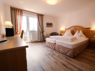 Beispielfoto Zimmer mit Balkon