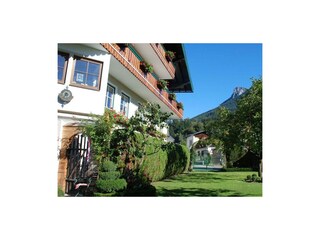 Aussenansicht im Sommer