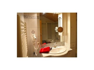 Zimmer mit Seeblick im Sommer