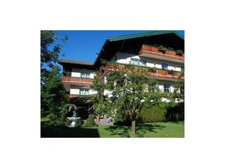 Aussenansicht im Sommer