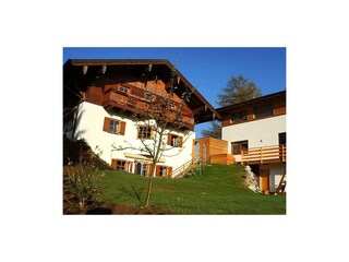 Haus Wesenau mit Spielplatz