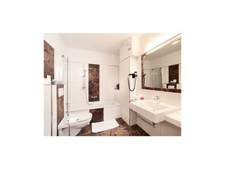 Badezimmer neu (nicht in allen Zimmern gleich)